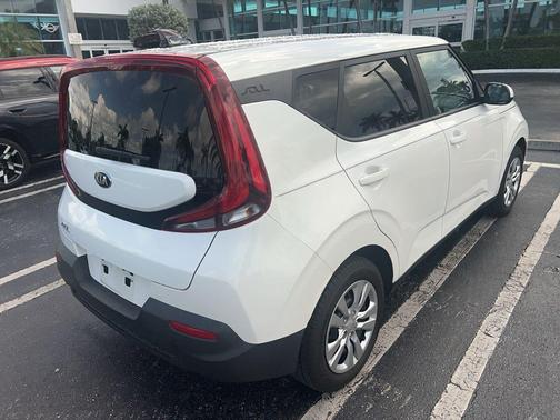 Snow White Pearl 2021 Kia Soul LX