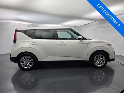 Snow White Pearl 2021 Kia Soul LX