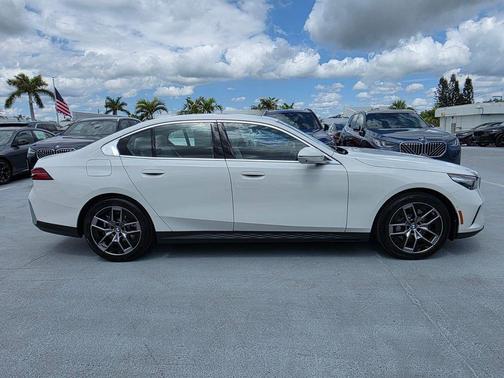 Alpine White 2026 BMW 530 i
