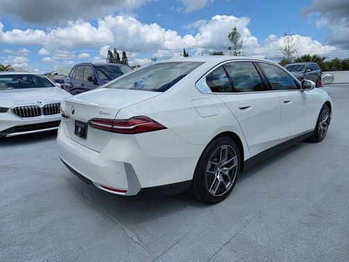 Alpine White 2026 BMW 530 i