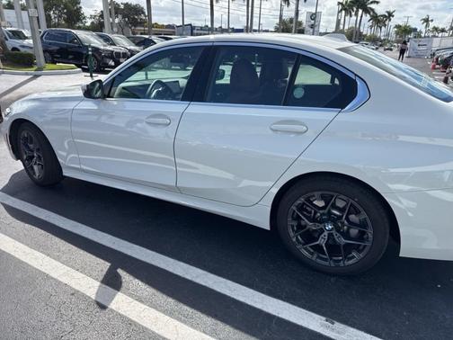 2025 BMW 330 i