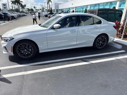 2025 BMW 330 i