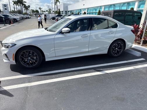 2025 BMW 330 i