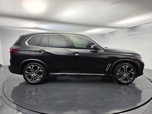Black Sapphire Metallic 2023 BMW X5 xDrive40i