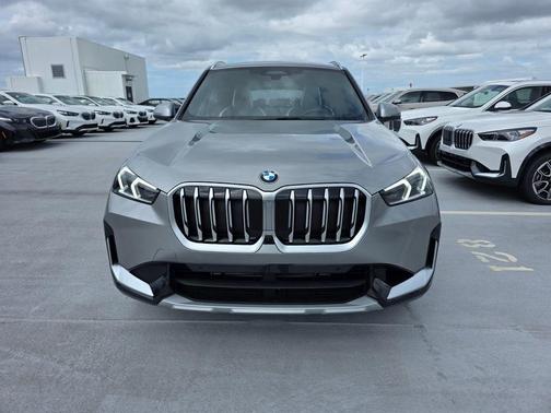 Space Silver 2026 BMW X1 xDrive28i