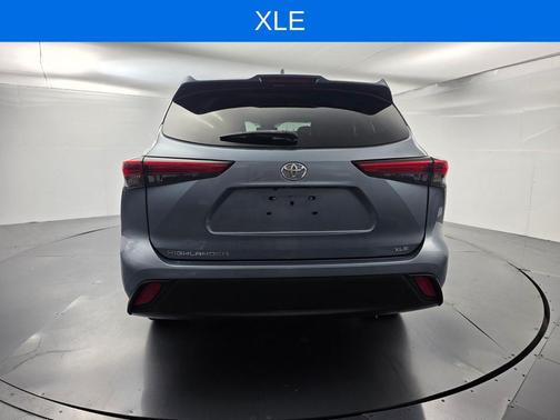 Moon Dust 2022 Toyota Highlander XLE