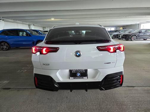 Alpine White 2026 BMW X2 xDrive28i