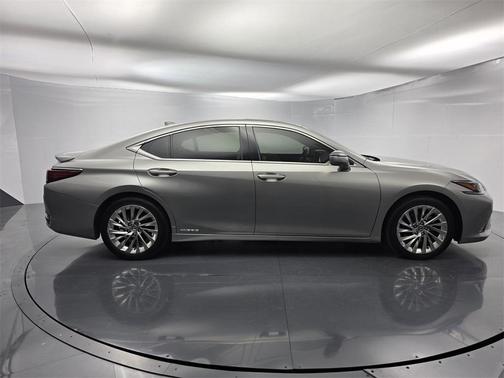 2019 Lexus ES 300h Ultra Luxury