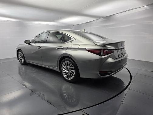 2019 Lexus ES 300h Ultra Luxury