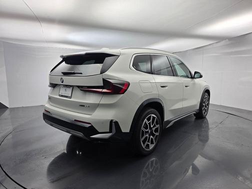 Alpine White 2023 BMW X1 xDrive28i