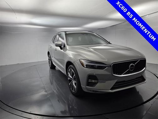 2022 Volvo XC60 B5 Momentum