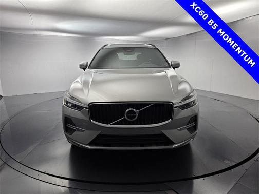 2022 Volvo XC60 B5 Momentum