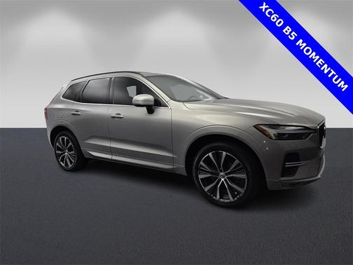 2022 Volvo XC60 B5 Momentum