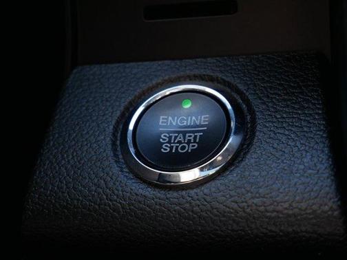 Wind Chill Pearl 2023 Toyota Venza XLE