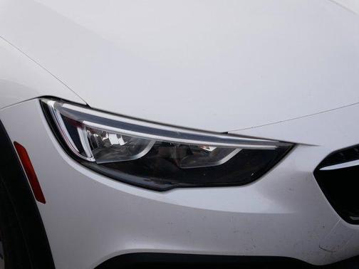 2019 Buick Regal TourX Essence