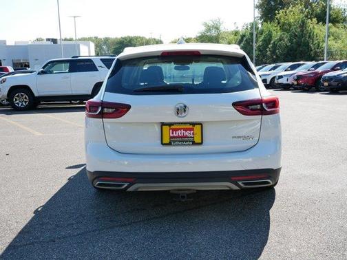 2019 Buick Regal TourX Essence