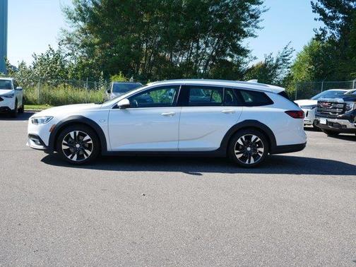 2019 Buick Regal TourX Essence