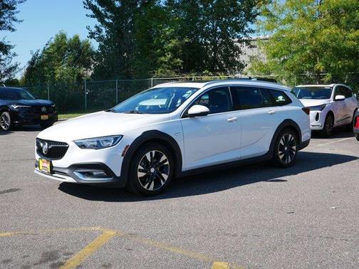 2019 Buick Regal TourX Essence