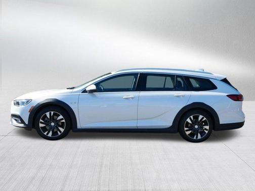 2019 Buick Regal TourX Essence