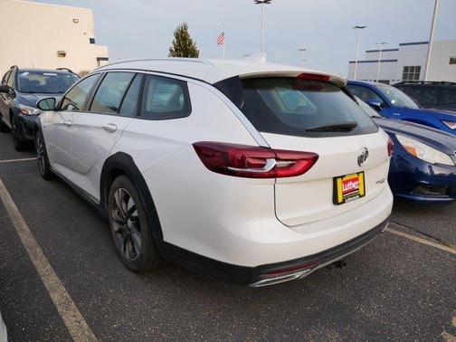 2019 Buick Regal TourX Essence