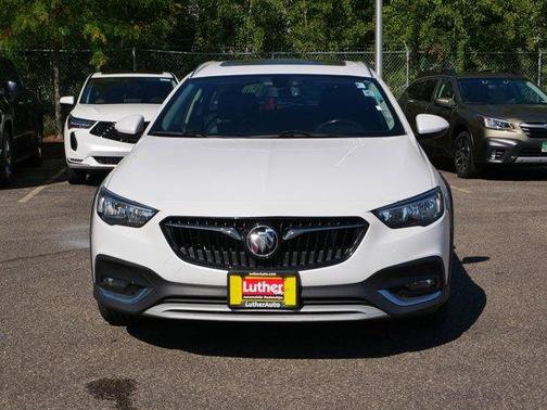 2019 Buick Regal TourX Essence