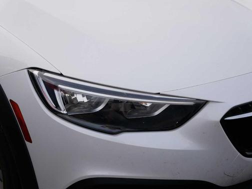 2019 Buick Regal TourX Essence
