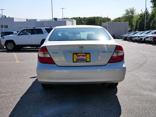 2004 Toyota Camry LE