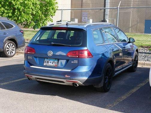 Silk Blue Metallic 2017 Volkswagen Golf Alltrack TSI SE