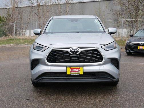 Celestial Silver Metallic 2023 Toyota Highlander LE