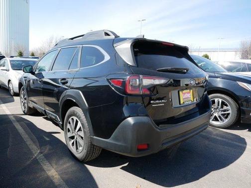 Crystal Black Silica 2023 Subaru Outback Premium
