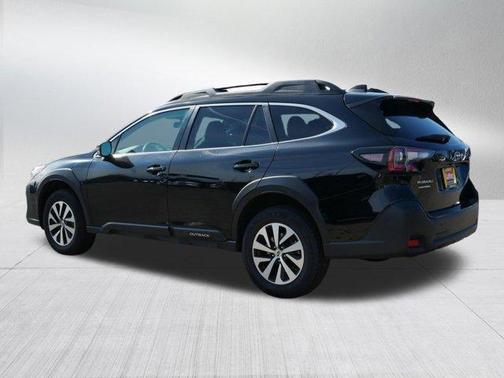 Crystal Black Silica 2023 Subaru Outback Premium