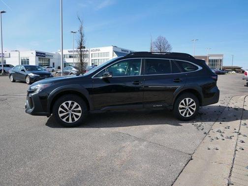 Crystal Black Silica 2023 Subaru Outback Premium