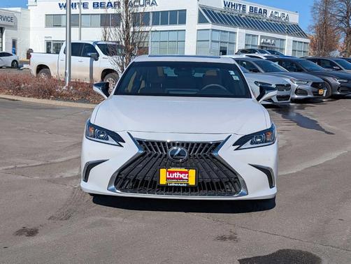 2024 Lexus ES 300h Luxury