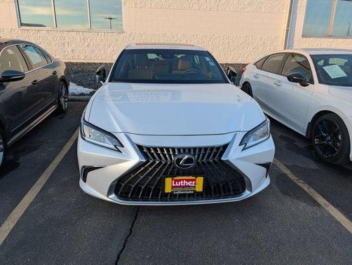 2024 Lexus ES 300h Luxury