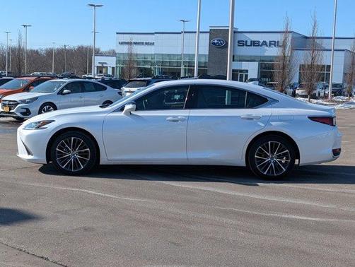 2024 Lexus ES 300h Luxury