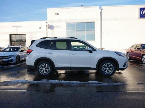 2024 Subaru Forester Premium