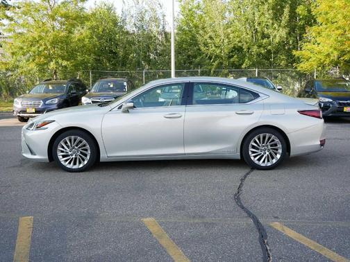 2020 Lexus ES 300h Luxury