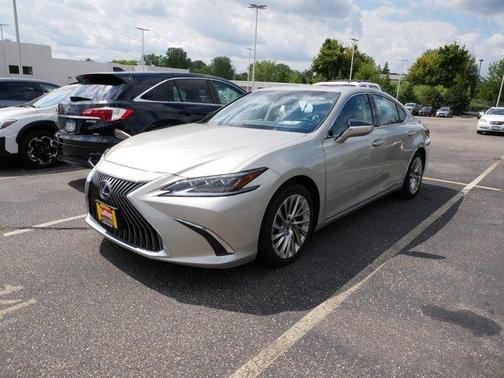 2020 Lexus ES 300h Luxury