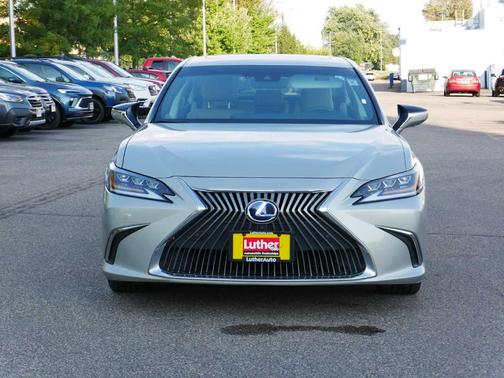 2020 Lexus ES 300h Luxury