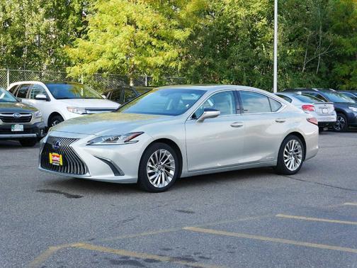 2020 Lexus ES 300h Luxury
