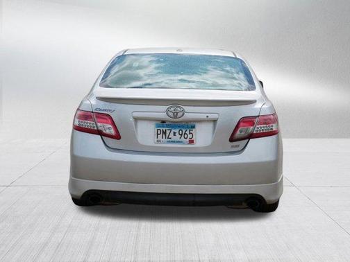 Classic Silver Metallic 2011 Toyota Camry SE