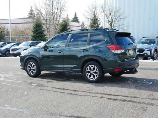2022 Subaru Forester Premium