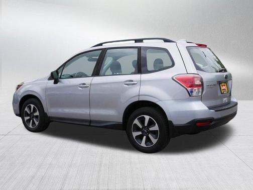 Ice Silver Metallic 2018 Subaru Forester 2.5i