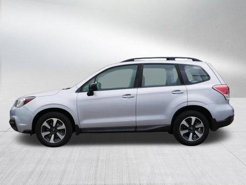 Ice Silver Metallic 2018 Subaru Forester 2.5i