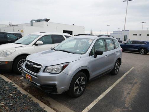 Ice Silver Metallic 2018 Subaru Forester 2.5i