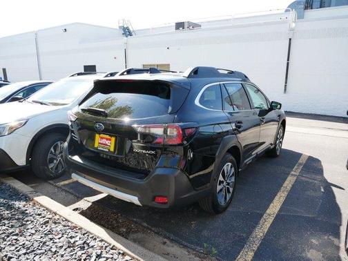 Crystal Black Silica 2023 Subaru Outback Limited