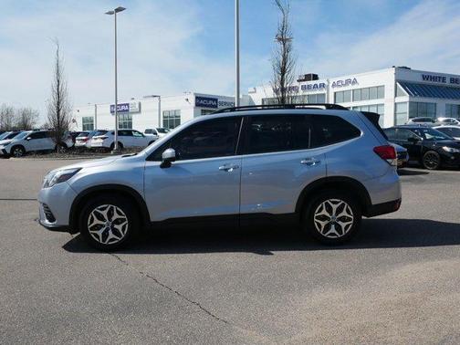 Ice Silver Metallic 2024 Subaru Forester Premium