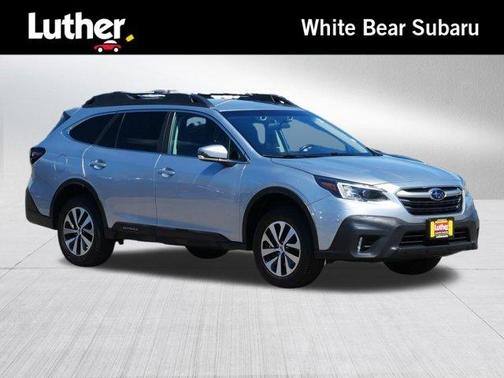 Ice Silver Metallic 2022 Subaru Outback Premium