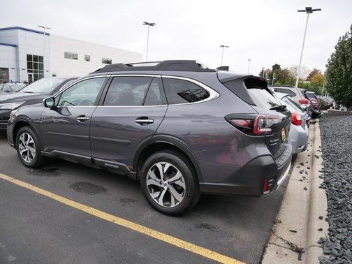 2022 Subaru Outback Touring XT