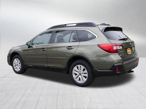 Wilderness Green Metallic 2018 Subaru Outback 2.5i Premium